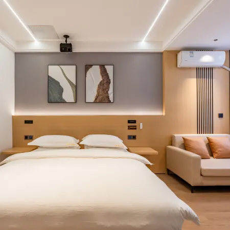 Dachang Business Hotel (Baoshan Wuyue Plaza High-speed Railway Station)