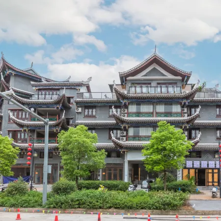 Golden Apple Hotel (Libo Ancient Town Deng Enming Square Branch)
