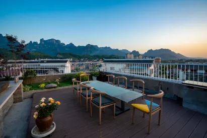 Zhangjiajie Junlan Hotel (Tianmen Mountain Cableway Station)