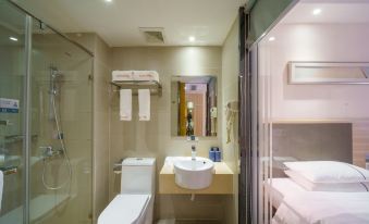 Elong ME Hotel (Zhongshan Xiaolan Daxin Xinduhui)