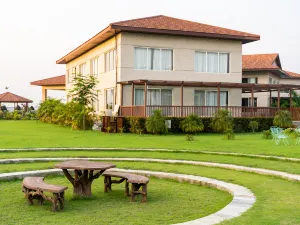 River Bank Jungle Resort