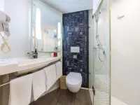 Yijia Hotel (Lanzhou Zhangye Road Xiguan Metro Station) Hotels near Zhangye Road Commercial Street