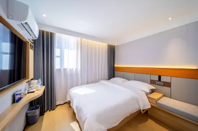 Super 8 Preferred Hotel (Beijing South Station Qianmen Friendship Hospital) Hotels near Yaotai Yingxue