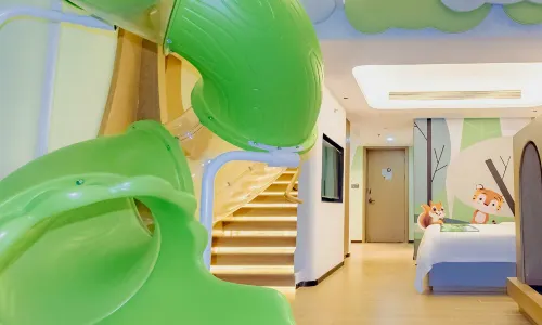 Qingyuan Fogang Senbola Squirrel Hotel