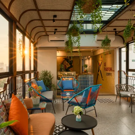 Le Parfum Apartment and Hotel Отели рядом с достопримечательностью «Центральный Цирк»