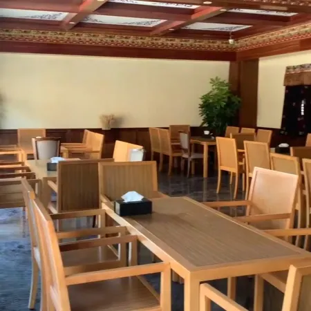 Roblin Hot Spring Hotel in Gesar Wangcheng, Ganzi County