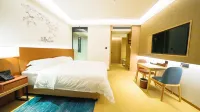Hechi Yinren Hotel (Jincheng Jiang No. 5 Middle School)