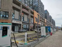 Flower Season Hotel - parking