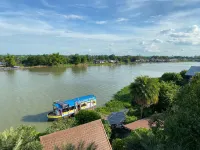 Chaophayathara Riverside Hotel