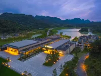 Yingde Jiqingli Xianhu Hotel Hotel in zona Aoyuan Yingde Chocolate Kingdom