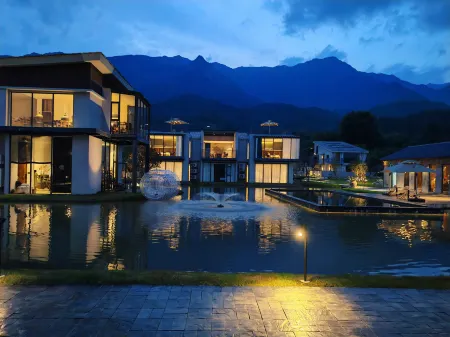 Yunman Hotel Lushan Отели рядом с достопримечательностью «Shimen Mountain Stream»
