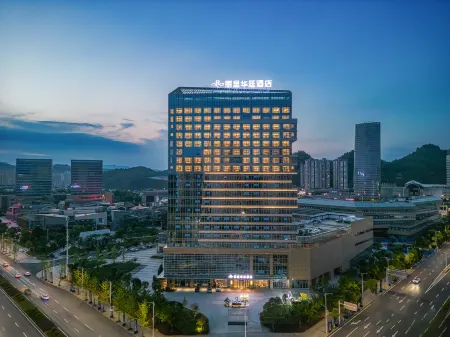 Joyful Tour Grand Rezen Hotel （Zunyi Railway Station） Отели рядом с достопримечательностью «Zunyi Ocean World»