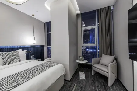 NASA Yunduan High-altitude Riverview Hotel (Chongqing Jiefangbei Pedestrian Street)