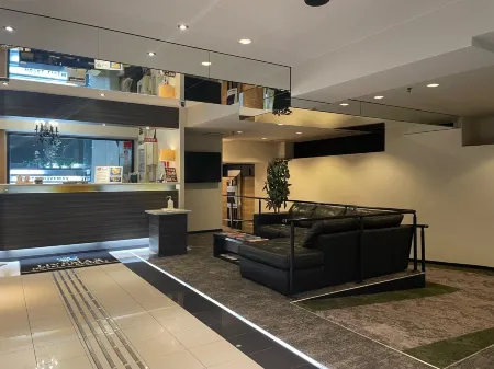 Hotel Livemax Budget Esaka Отели рядом со станцией Shitsu Railway Station