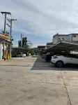 Mantra Varee Hotel - parking