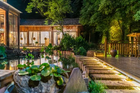 Yehouxi Homestay Отели в г. Яань