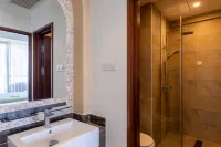 Island Reaort Hotels in Lingshui