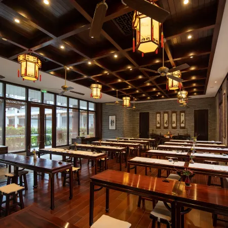 Yunfu Xinxing Chanquan Resort Hotel
