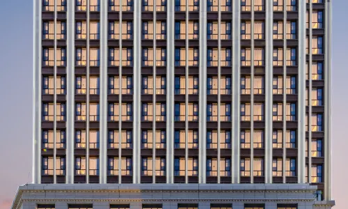 Shannan Baicheng Railway Station Yajiang Tianjie Atour Hotel