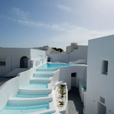 وايت كونسيبت كيفز Hotels near شاطئ مونوليثوس (Monolithos Beach)