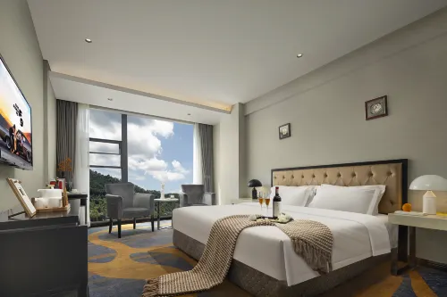 Zhizun Yihao Hotel Hotels in Yuping