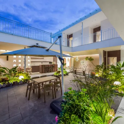 Dali Youfeng Small Courtyard Homestay (Xizhou Ancient Town Xizhou Bus Station Branch) Hotels near Xizhou Town