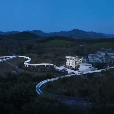 Guanlu Art Hotel Hoteles cerca de Guangdong Peizheng College