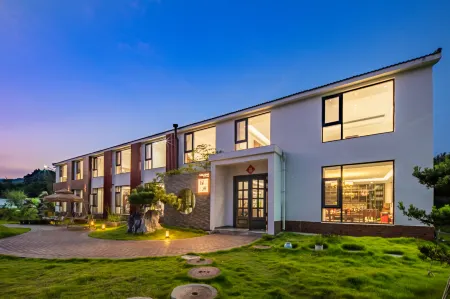 Yixing Oasis Waterfront Garden Homestay Отели рядом с достопримечательностью «Yi Garden»