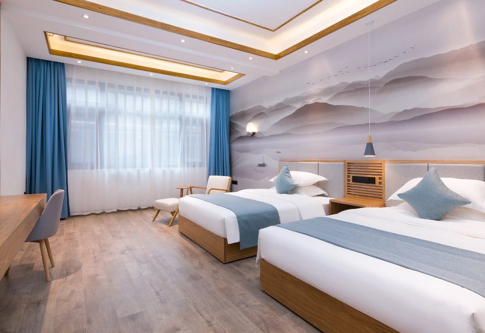 Floral Hotel Luheju - Housity