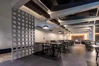 jinghan guangnian hotel - bar