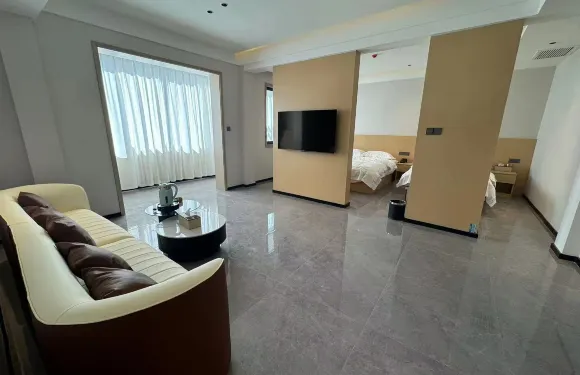 盧氏飛雲温泉莊園酒店