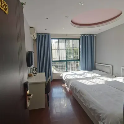 Yancheng Xinyue Theme Hotel (Jiangsu Vocational College of Medicine Kangleyuan Branch) Hotels near Golden Eagle Sea World