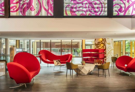 파리 호텔 로비 전경