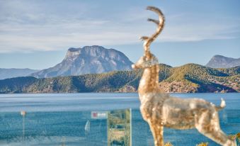 Lugu Lake Front Lake·Yueyao Lakeview Resort Hotel