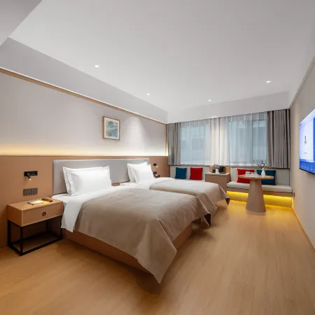QIANNA HOTEL GLORIOUS (Pingdingshan Wanda Plaza Railway Station)