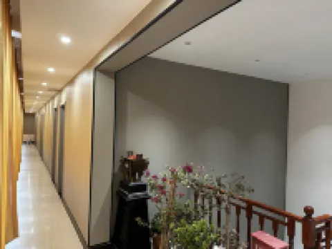 Zhenai Hotel