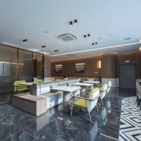 Starway Hotel (Qidong Wenfeng Grand World)