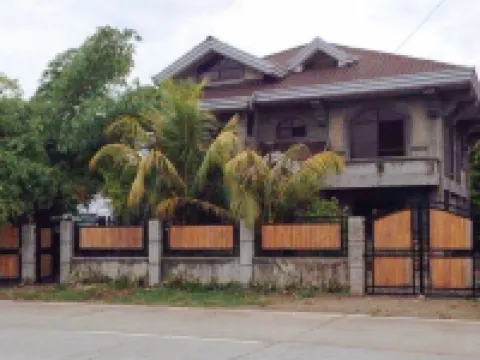 RedDoorz Hostel @ Madrias Pension House Isabela Hotels in Isabela