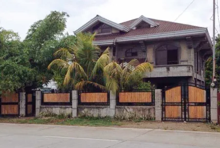 RedDoorz Hostel @ Madrias Pension House Isabela