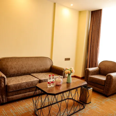 Hua Rui Hotel (Heze Railway Station Changjiang Road Branch)