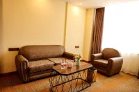 Hua Rui Hotel (Heze Railway Station Changjiang Road Branch)