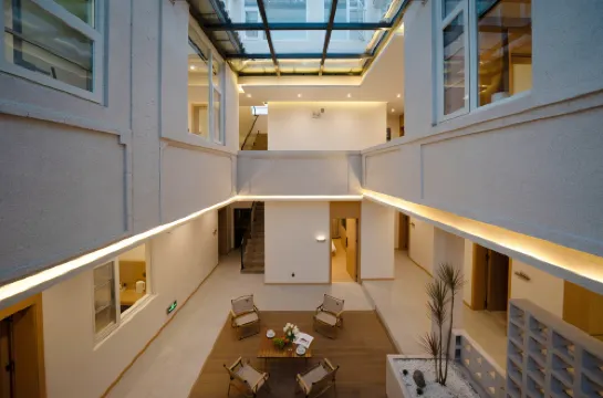 大理老宅雨季民宿(大理古城紅龍井)