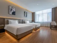 Tourist International Hotel (Ulanqab Wanda Plaza High-Speed Railway Station Branch) Hotels in Ulanqab