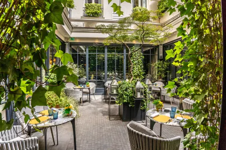 Le Burgundy Paris Отели рядом со станцией Жабел Станция