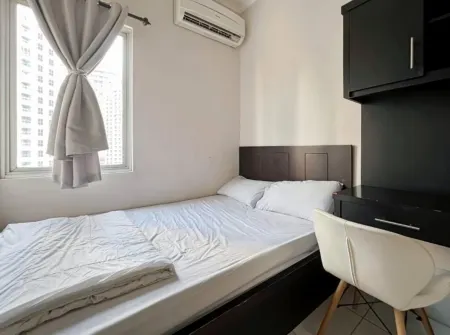 Cozy 2BR Sudirman Apt w/ Pool, Wi-Fi,  & Netflix Отели рядом с достопримечательностью «Senayan Madya Stadium»