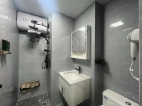 PLATINUM COLLAR SPACE