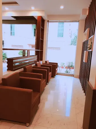 Lucky Star Hotel Отели рядом с достопримечательностью «BMT Little Garden»