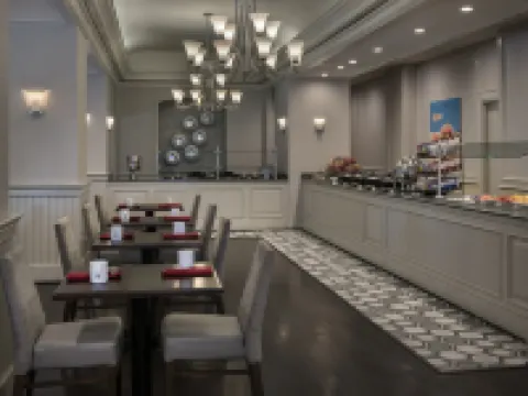 นอร์ฟอล์ก วอเตอร์ไซด์ แมริออท โรงแรมในนอร์ฟอล์ก