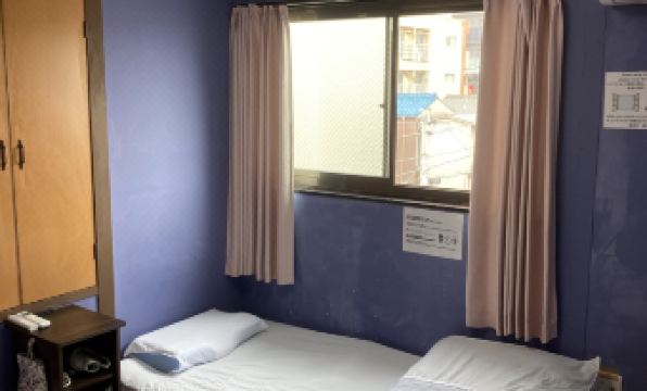 Hostel Blue Door ホステル ブルードア