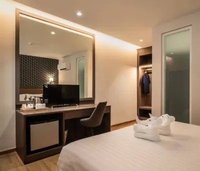 Lucky Hotel Bangkok Hotel berhampiran Hanging Garden on the Fifth Floor of Emquartier